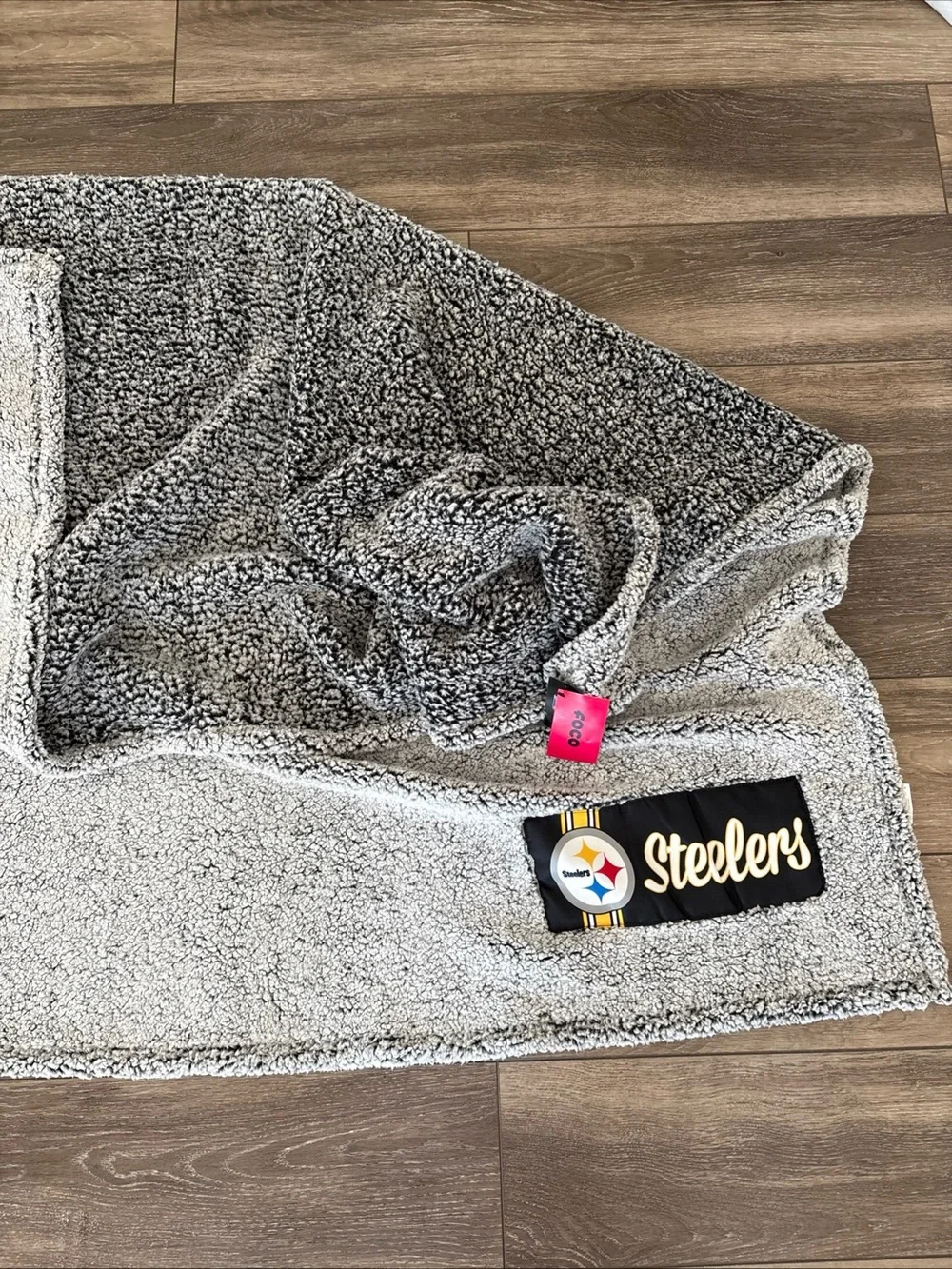 Forever Collectibles Soft/Plush Pittsburgh Steelers 70”x60” NFL Throw NWT
